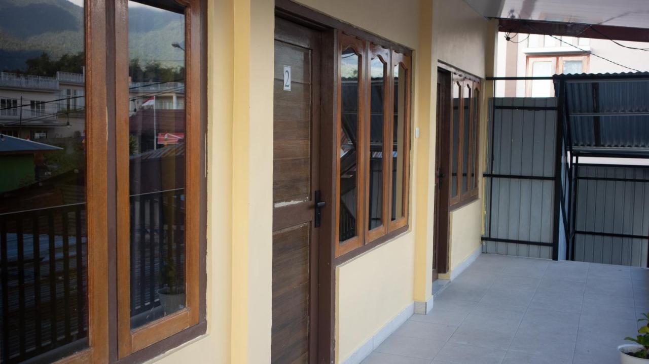 Tange Guest House Рутенг Екстер'єр фото