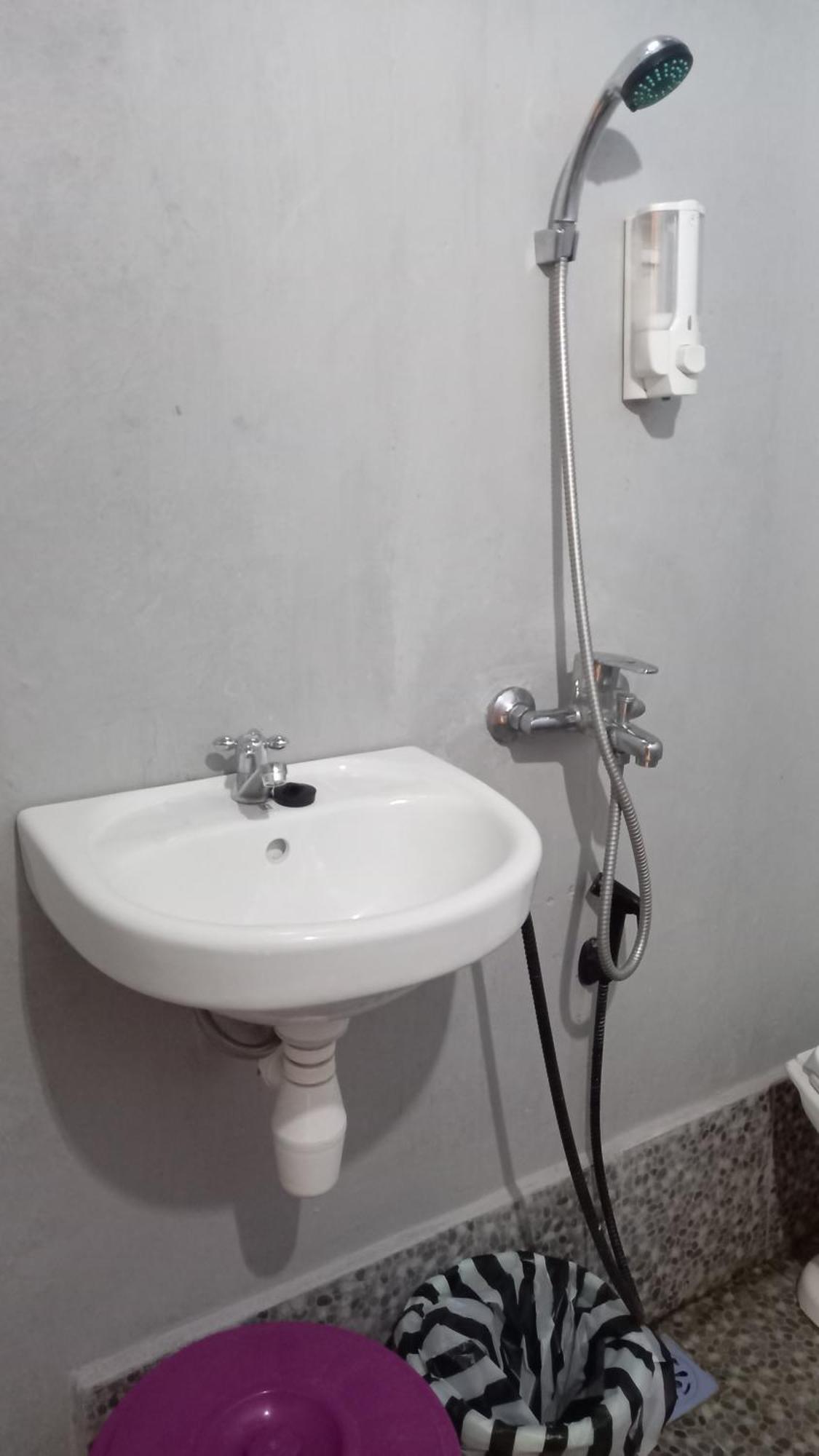Tange Guest House Рутенг Екстер'єр фото