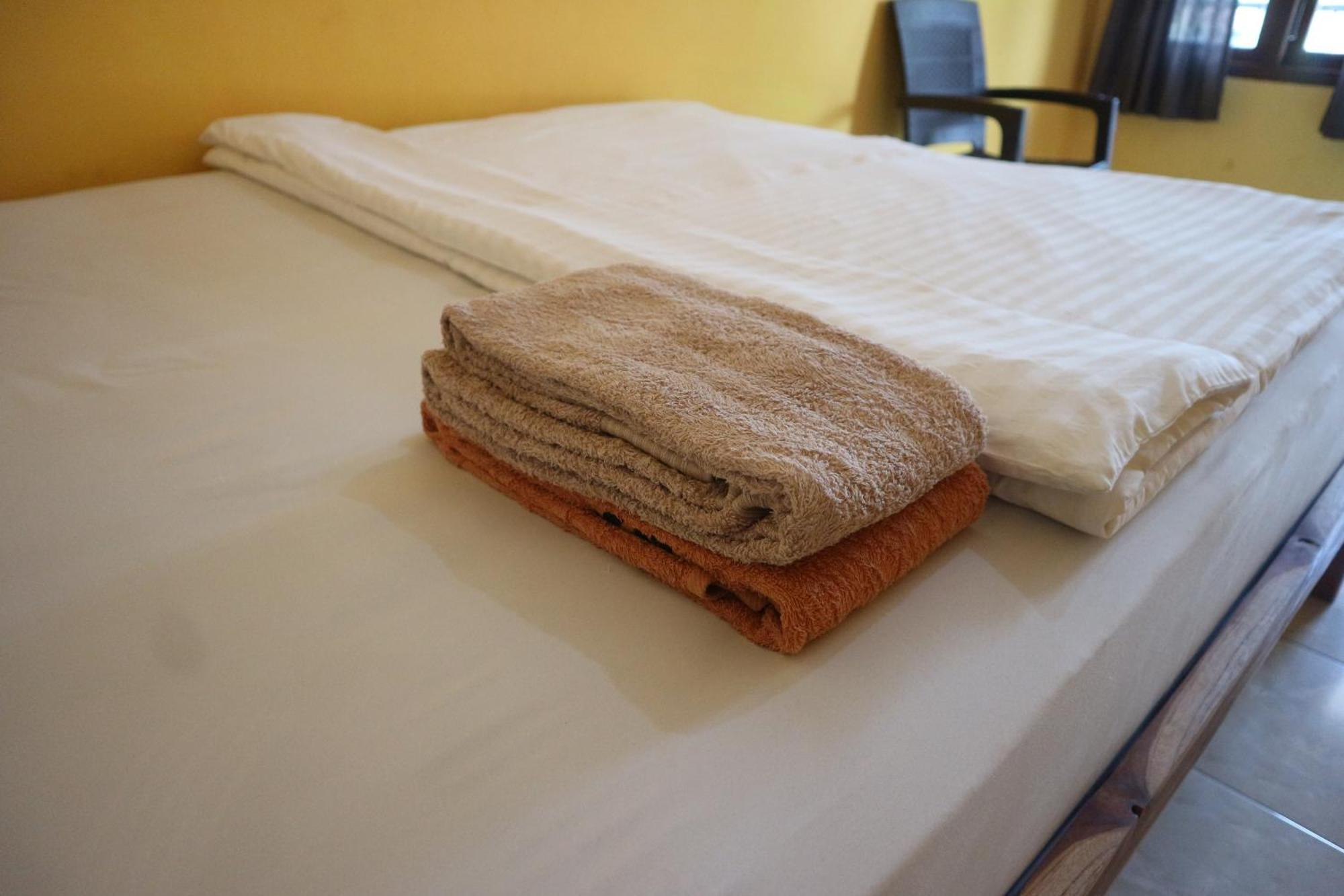 Tange Guest House Рутенг Екстер'єр фото